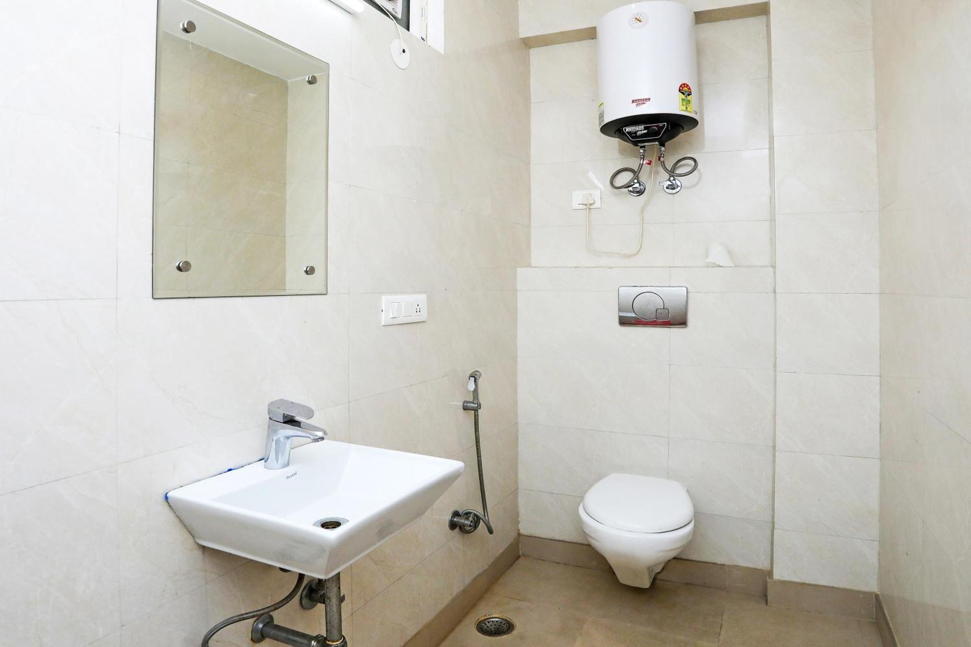 فندق Collection O Residency Near Dwarka Sector 21 Metro Station Kapas Hera المظهر الخارجي الصورة