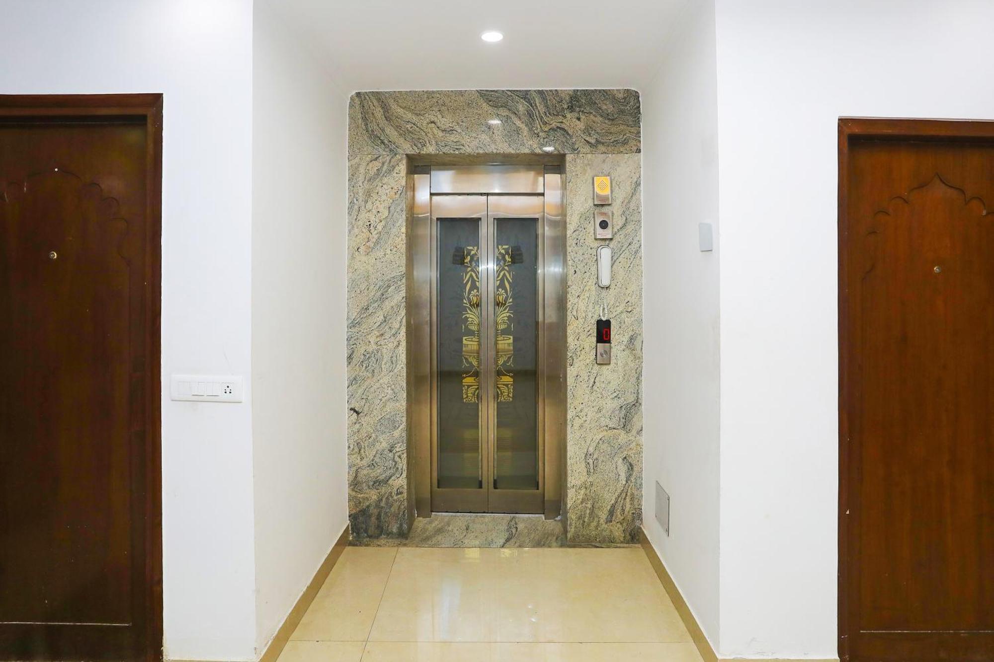 فندق Collection O Residency Near Dwarka Sector 21 Metro Station Kapas Hera المظهر الخارجي الصورة